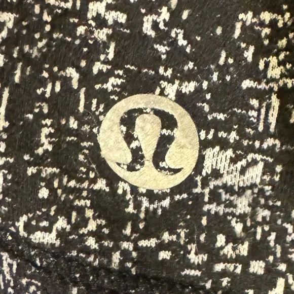 Lululemon Outrun Long Sleeve - Picture 9 of 11